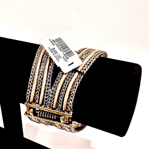 🌟 LAST ONE! 🌟 | CHICO’s Antiqued Gold Western Hinge Bangle | NWT - Picture 4 of 11
